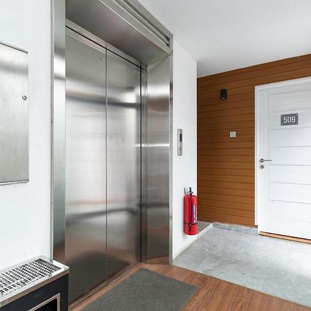 Reddoorz Premium Near Centre Point Mall Медан Экстерьер фото