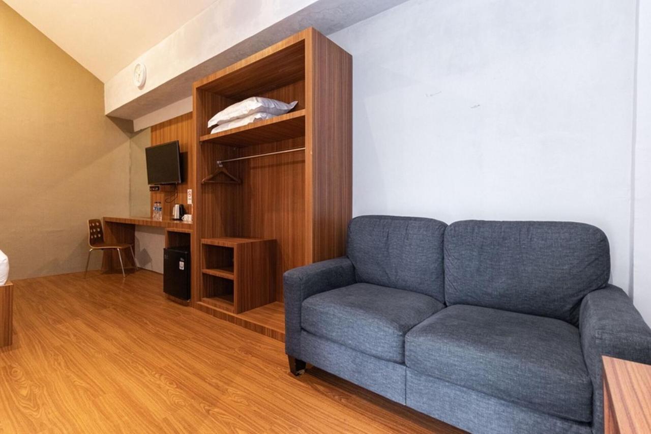 Reddoorz Premium Near Centre Point Mall Медан Экстерьер фото